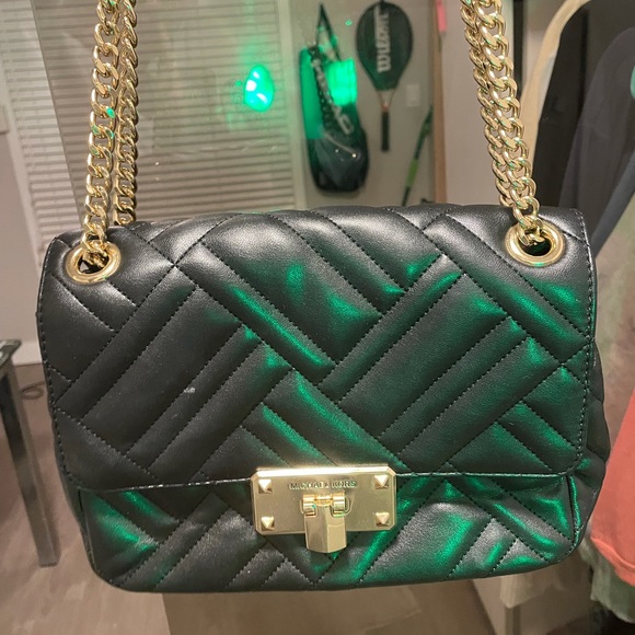 Bags. Brand Michael kors. the average size - Picture 1 of 3